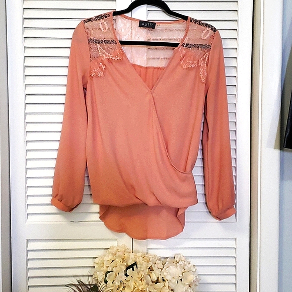 Lace Sholder Blouse